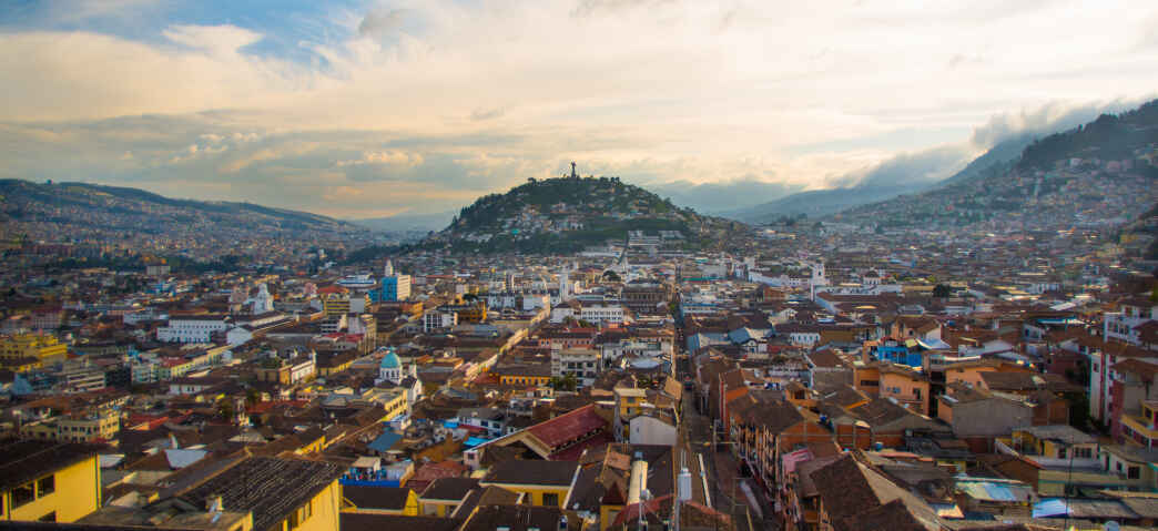 Panorama-Luftbild von Quito in Ecuador